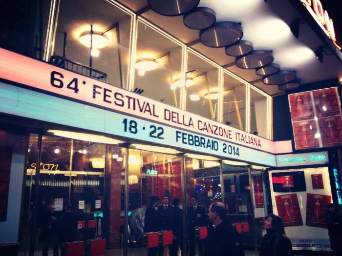 1012285_10201503359887483_1204947054_n